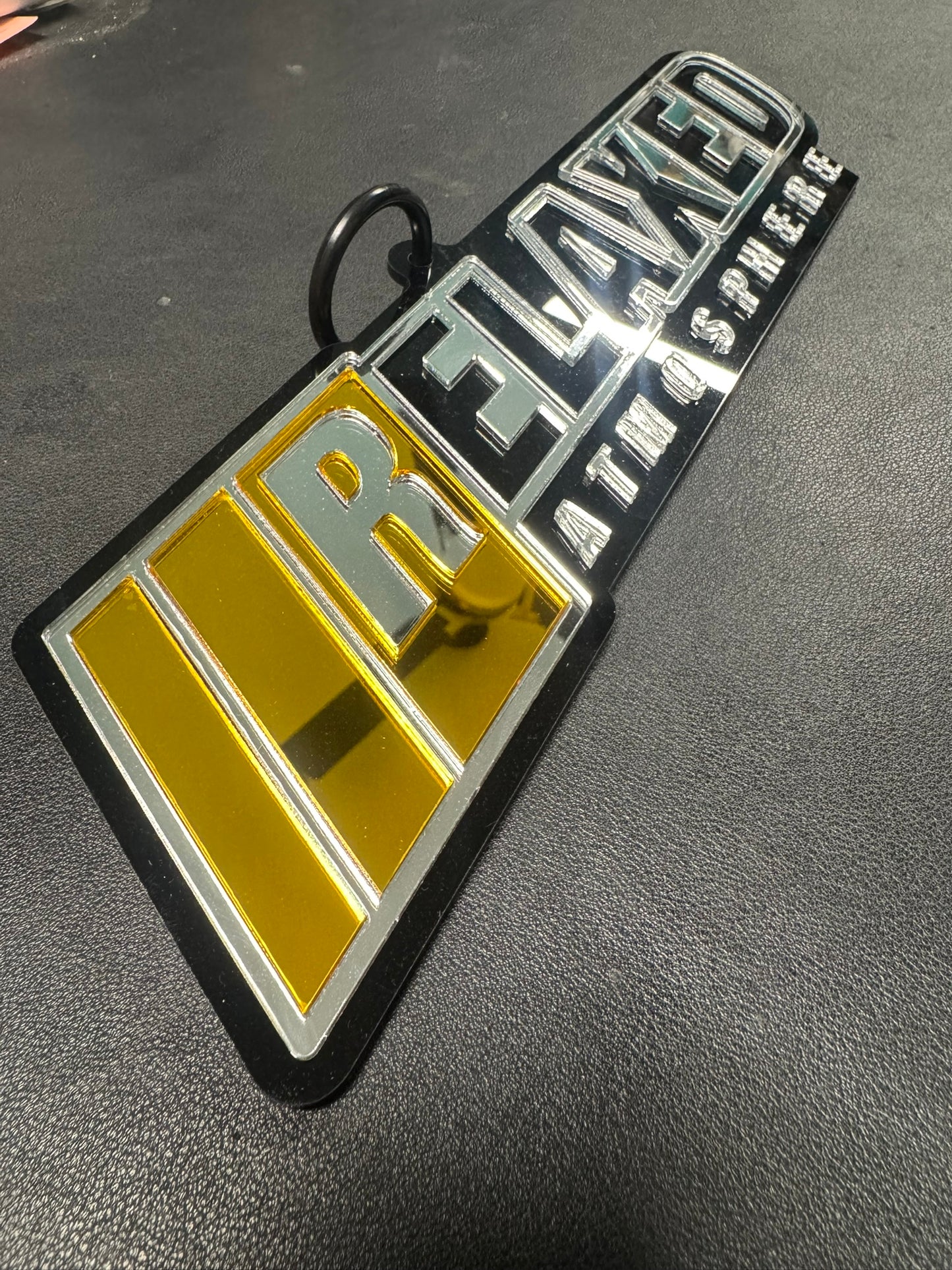 RELAXED ATMOSPHERE ACRYLIC CHAIN PENDANT